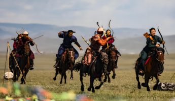 Mongolian Ethnic Costume Culture on Horseback