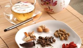 Autumn is intense, and the chill is heavy. Traditional Chinese medicine helps you keep warm and prevent coldness