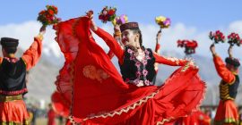 Read more about the article 浪漫的异域风情——维吾尔族