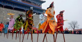 Read more about the article 踩高跷