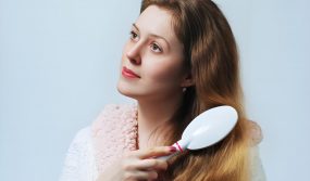 Combing hair in the morning is a more indispensable way to maintain health than washing your face