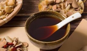 Traditional Chinese Medicine Rehabilitation Strategies for Coping with Nausea Caused by Liver Stagnation and Spleen Deficiency