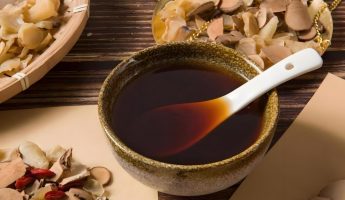 Traditional Chinese Medicine Rehabilitation Strategies for Coping with Nausea Caused by Liver Stagnation and Spleen Deficiency