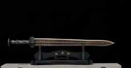 Read more about the article 越王勾践剑，春秋时期的王者之剑，其剑身修长，线条优美，具有极高的审美价值