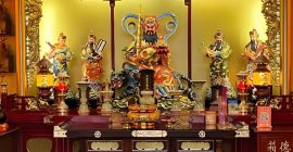 Read more about the article 道教神像如何供养？需要每日祭拜、清洁与修葺神龛