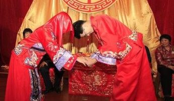 三书六礼与红盖头：中国婚俗的古老仪轨