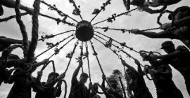 Read more about the article 谁在唱山歌？民间号子与田野中的生命节奏