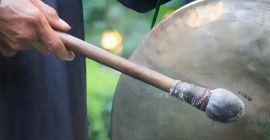 Read more about the article 谁在夜里打更？一段即将消失的街头声音记忆